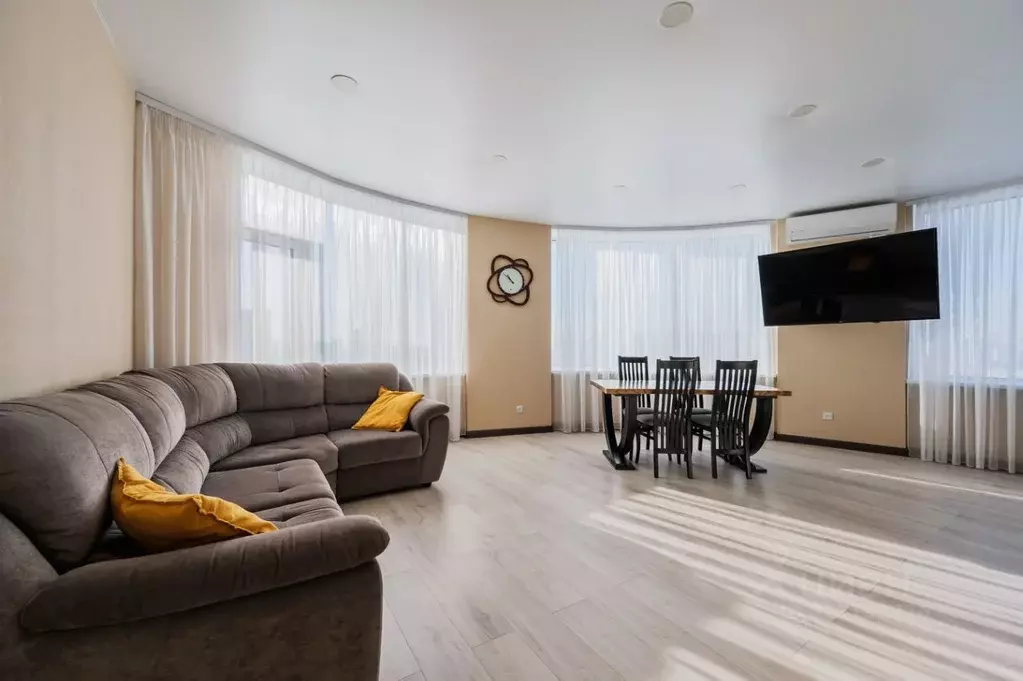 3-к кв. Свердловская область, Екатеринбург ул. Машинная, 1Бк2 (85.0 м) - Фото 1