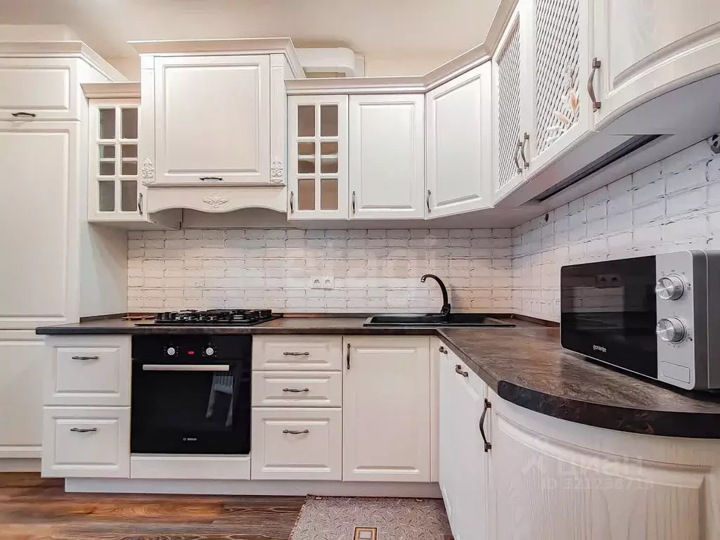 2-к кв. Псковская область, Псков Петровская ул., 4А (69.7 м) - Фото 1