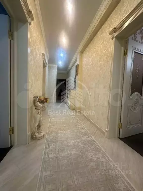 3-к кв. Дагестан, Махачкала ул. Заморская, 17Б (97.0 м) - Фото 0