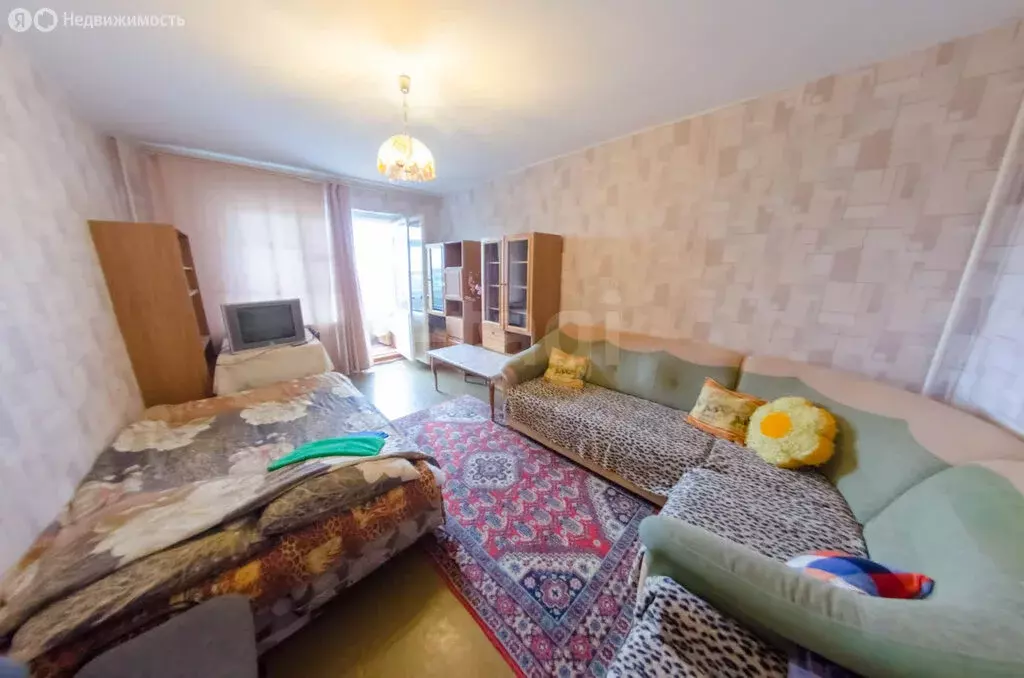 3-комнатная квартира: Шадринск, улица Бажова, 28 (69.6 м) - Фото 0