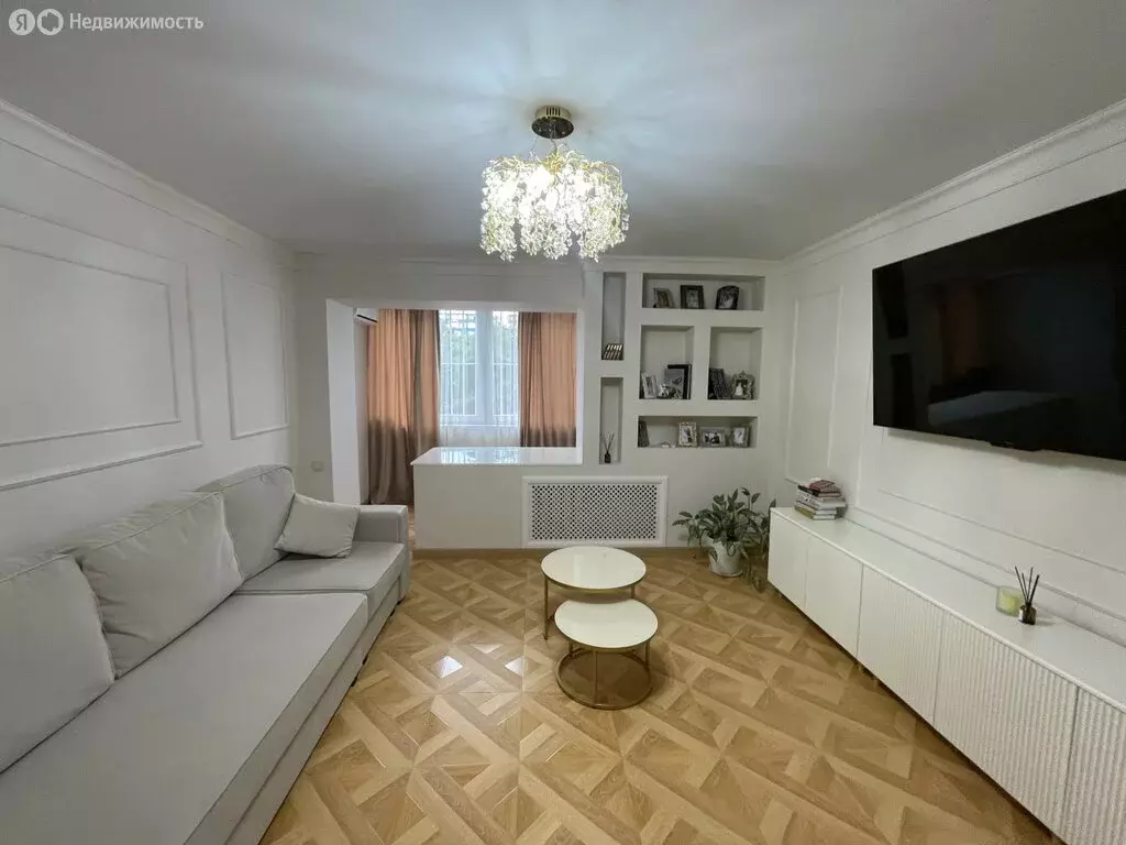 3-комнатная квартира: Майкоп, улица 12 Марта, 120 (84 м) - Фото 1