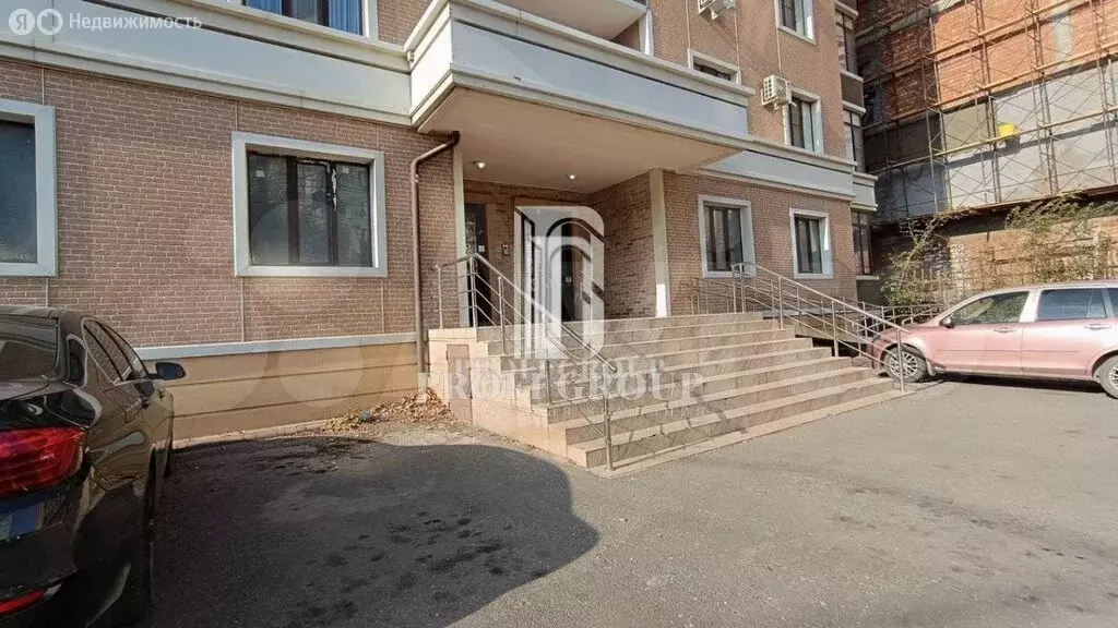 3-комнатная квартира: Махачкала, улица Магомедтагирова, 182А (97 м) - Фото 0