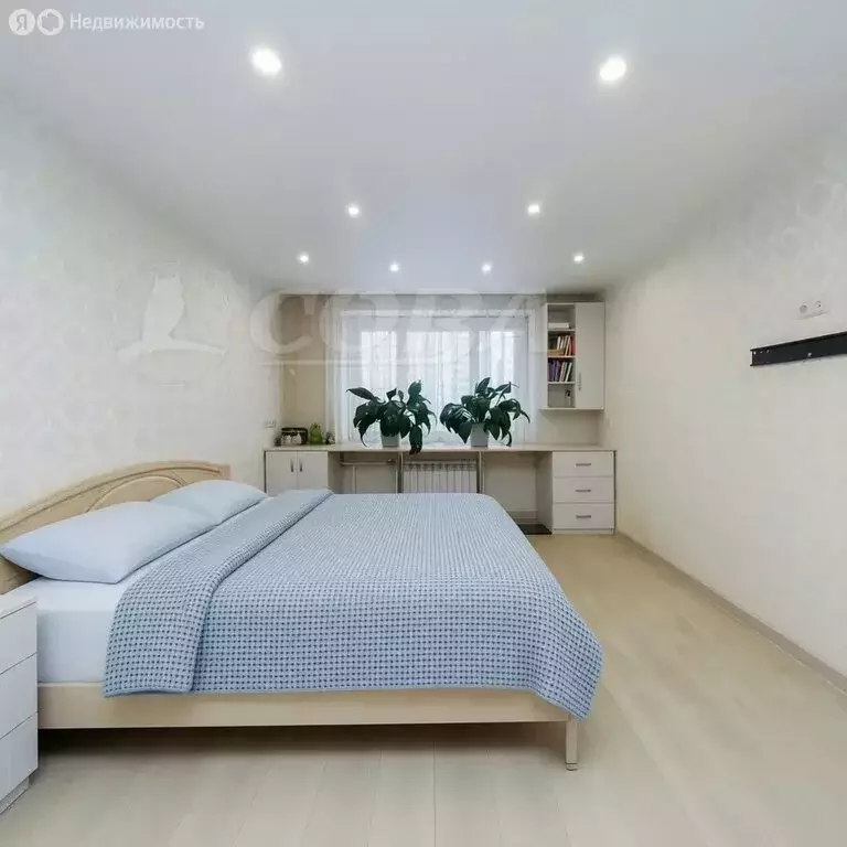 3-комнатная квартира: Тюмень, улица Александра Митинского, 5 (92 м) - Фото 0