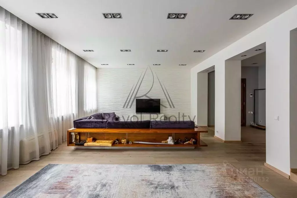 Квартира, 4 комнаты, 220 м - Фото 0