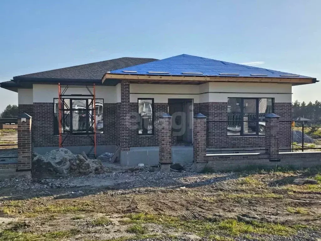 Дом в Курская область, Курский район, Моковский сельсовет, д. 1-я ... - Фото 1