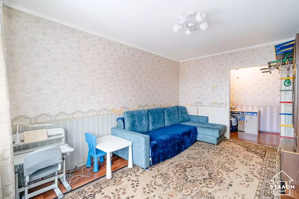 3-к кв. Омская область, Омск Заозерный мкр, просп. Менделеева, 43 ... - Фото 1