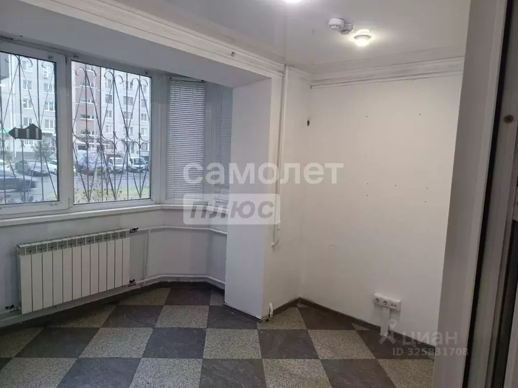 Офис в Тюменская область, Тюмень 6-й мкр, ул. Валерии Гнаровской, 8 ... - Фото 1