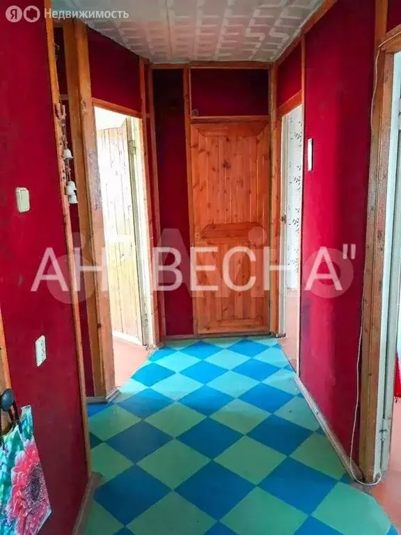 3-комнатная квартира: Искитим, микрорайон Индустриальный, 27 (57.4 м) - Фото 1