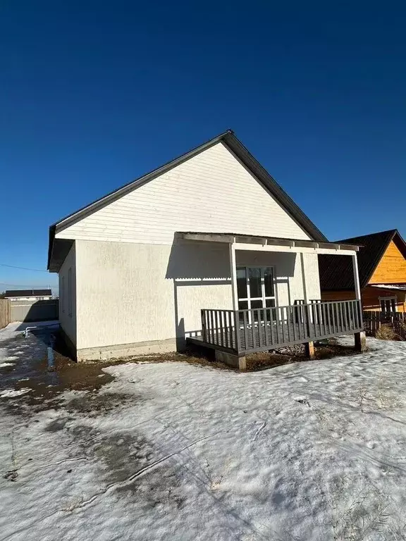 Дом в Иркутская область, Иркутский муниципальный округ, д. Карлук ул. ... - Фото 1