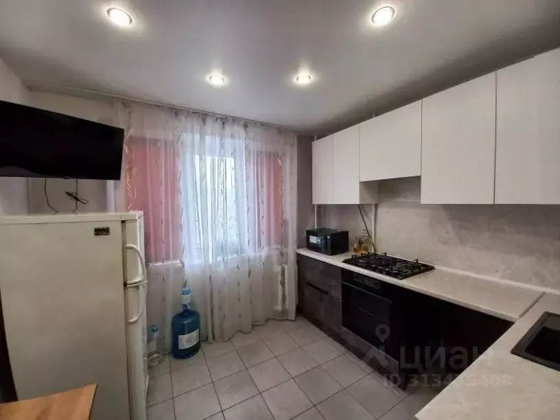 4-к кв. Псковская область, Псков ул. Ижорского Батальона, 8 (77.5 м) - Фото 1