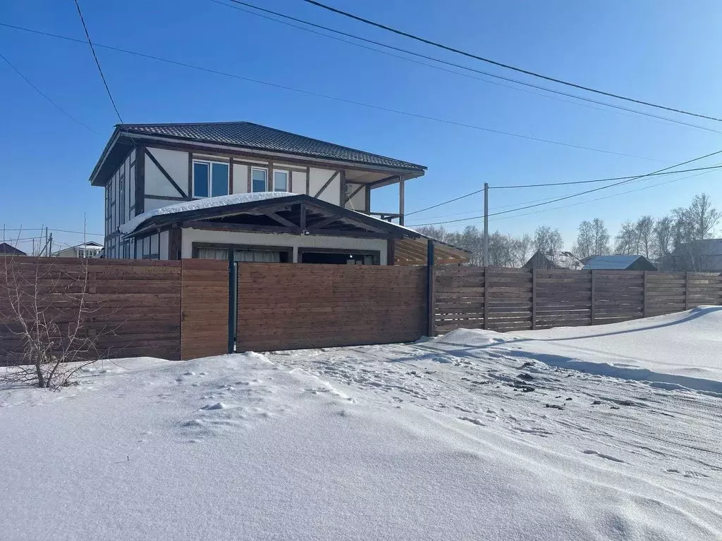 Дом в Омская область, Омск Вьюжная ул. (237 м) - Фото 1