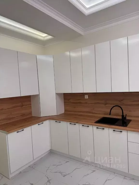 1-к кв. Ставропольский край, Ессентуки Баталинская ул., 23 (75.0 м) - Фото 1