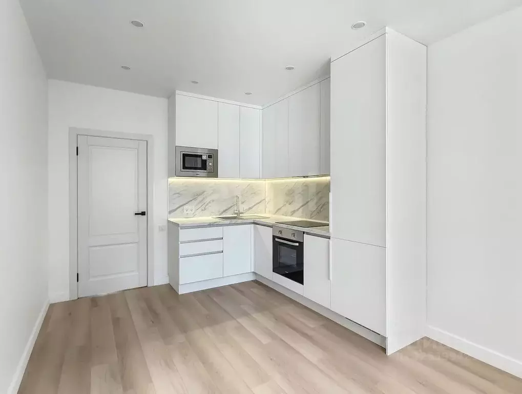 2-к кв. Тюменская область, Тюмень ул. Республики, 204к6 (66.3 м) - Фото 1