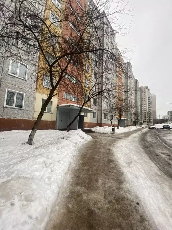 3-к кв. Кировская область, Киров ул. Азина, 5 (62.1 м) - Фото 0