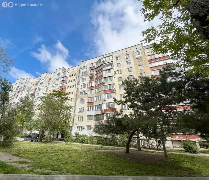 3-комнатная квартира: Симферополь, улица Бела Куна, 15 (68 м) - Фото 1