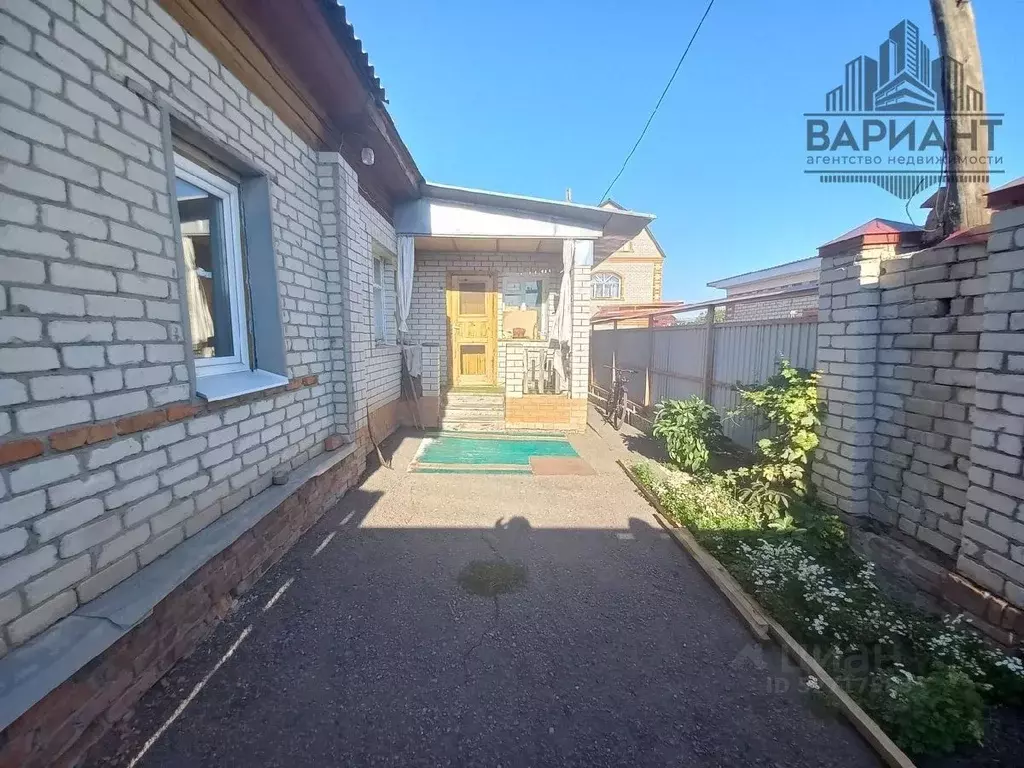 Дом в Саратовская область, Балашов Большая Революционная ул., 57 (98 ... - Фото 0