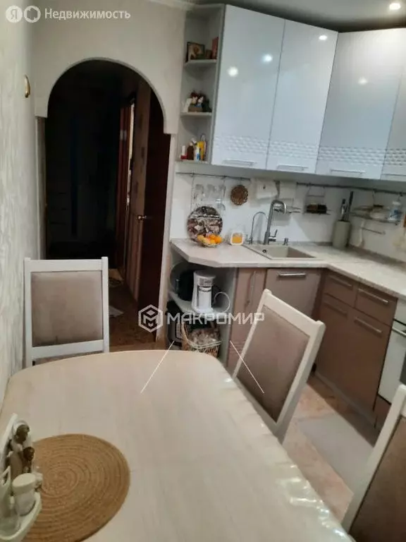4-комнатная квартира: Кунгур, улица Просвещения, 13 (87.1 м) - Фото 1