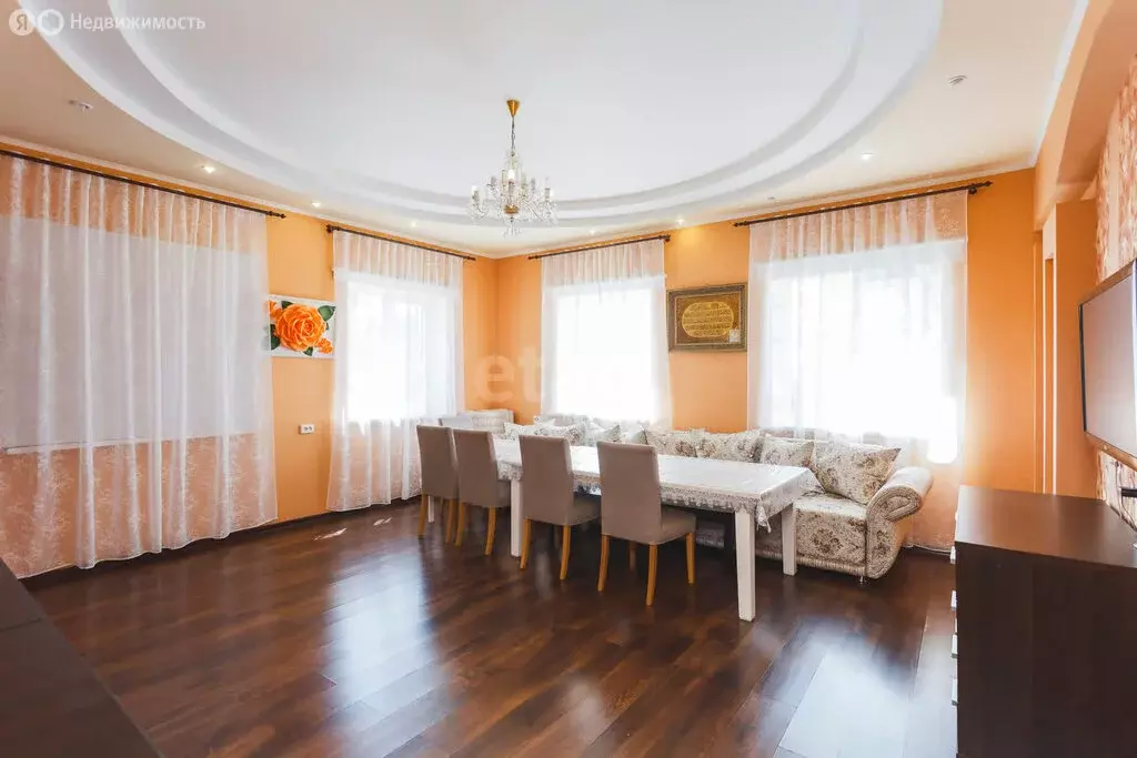 Дом в Уфа, улица Афзала Тагирова (240 м) - Фото 1