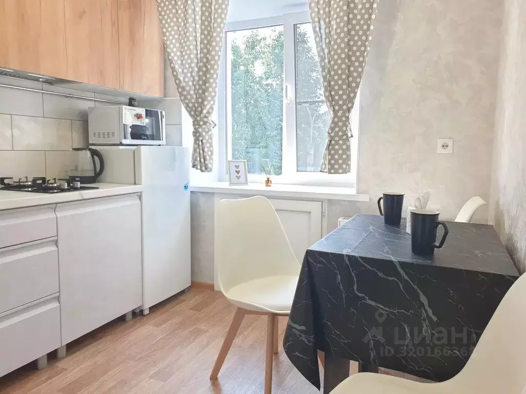 1-к кв. Башкортостан, Уфа ул. Октябрьской Революции, 77 (30.0 м) - Фото 1