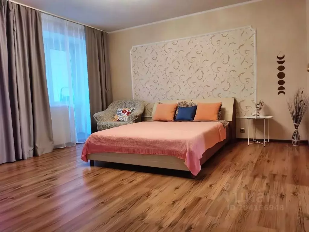 1-к кв. Тюменская область, Тюмень ул. 50 лет Октября, 1а (47.0 м) - Фото 1