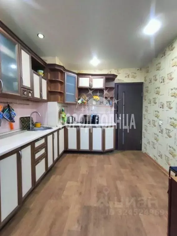 3-к кв. Омская область, Омск ул. 33-я Северная, 27 (62.9 м) - Фото 1