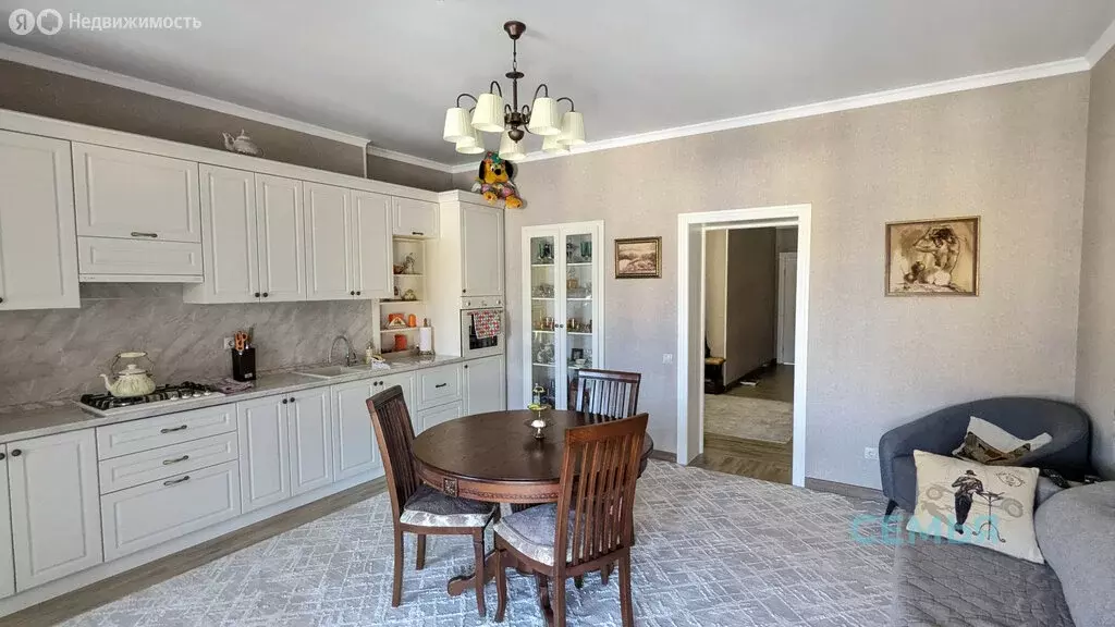 2-комнатная квартира: Владикавказ, улица Билара Кабалоева, 20 (61 м) - Фото 1