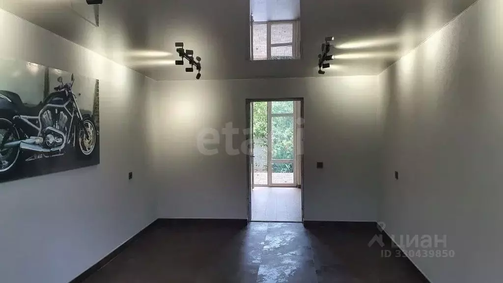 Гараж в Краснодарский край, Геленджик ул. Фадеева, 50 (49 м) - Фото 1