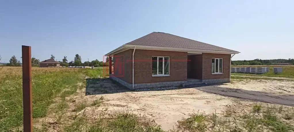 Дом в Белгородская область, Старооскольский городской округ, с. ... - Фото 0