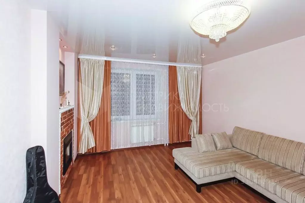 2-к кв. Тюменская область, Тюмень Комсомольская ул., 75 (78.1 м) - Фото 1