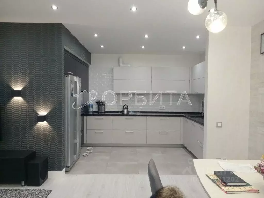 2-к кв. Тюменская область, Тюмень Харьковская ул., 64 (80.0 м) - Фото 1