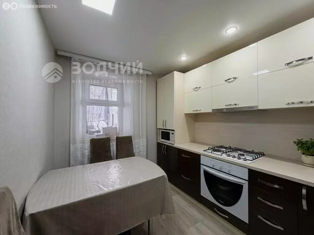 3-комнатная квартира: Канаш, Канашская улица, 4 (60.6 м) - Фото 1