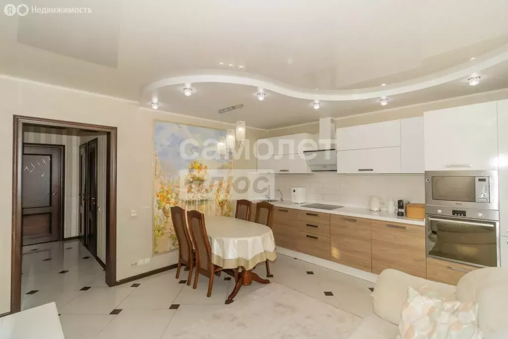 3-комнатная квартира: Челябинск, улица Молодогвардейцев, 41В (85 м) - Фото 0
