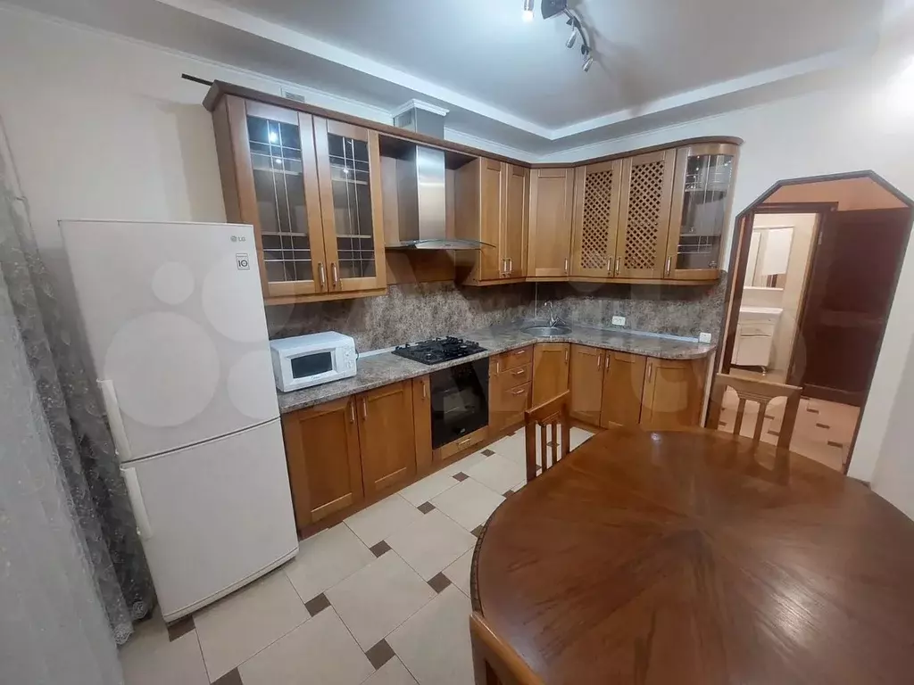 2-к. квартира, 65 м, 2/6 эт. - Фото 1