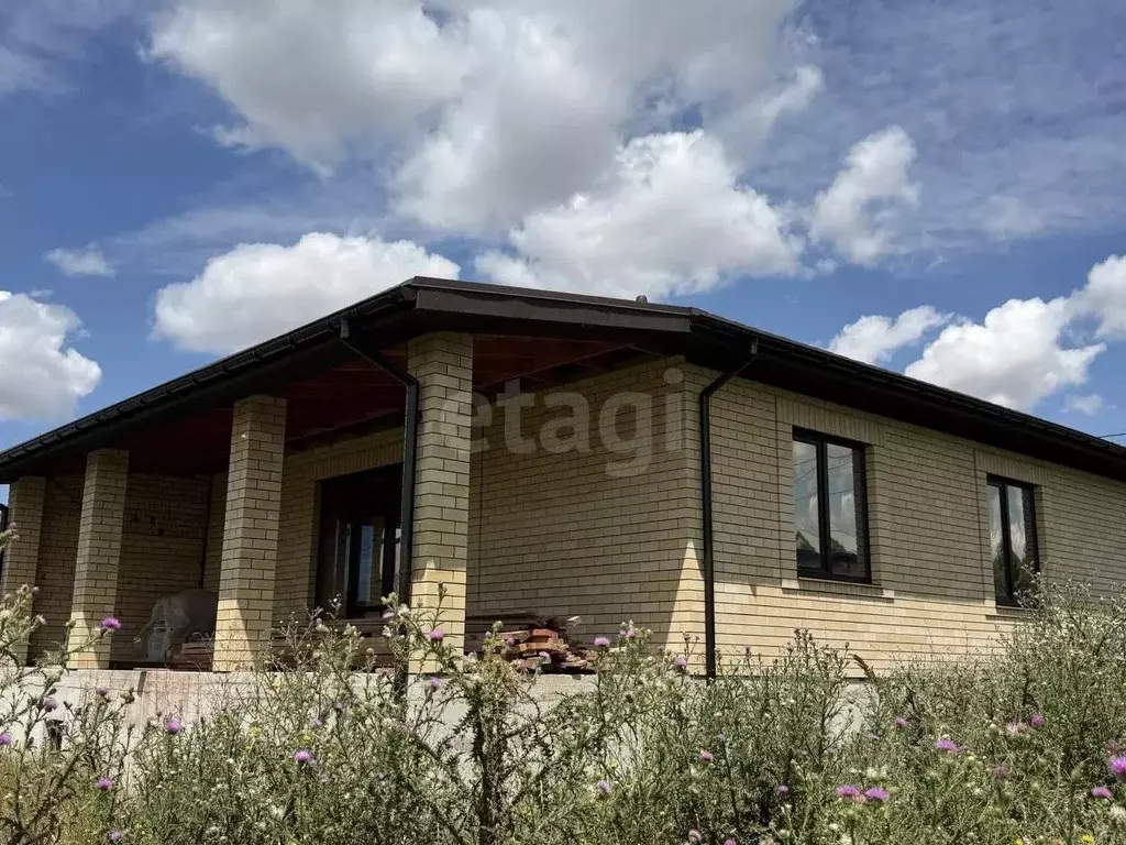 Дом в Крым, Симферопольский район, с. Родниково ул. Учительская (171 ... - Фото 1