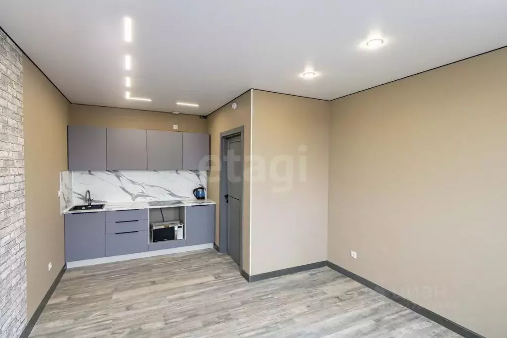 2-к кв. Тюменская область, Тюмень Харьковская ул., 72А (52.9 м) - Фото 1