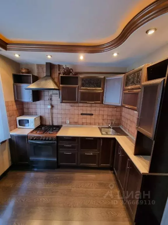 2-к кв. Омская область, Омск просп. Комарова, 27/1 (52.0 м) - Фото 1