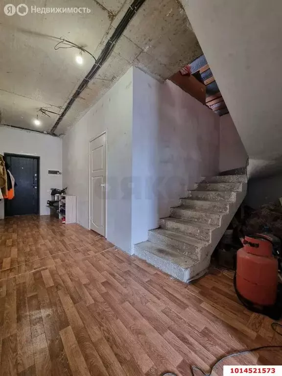 Дом в посёлок Российский, улица имени В.М. Комарова, 87 (152 м) - Фото 0
