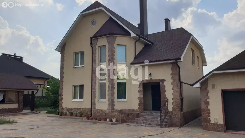 Дом в Белгород, улица Газовиков (207.7 м) - Фото 1