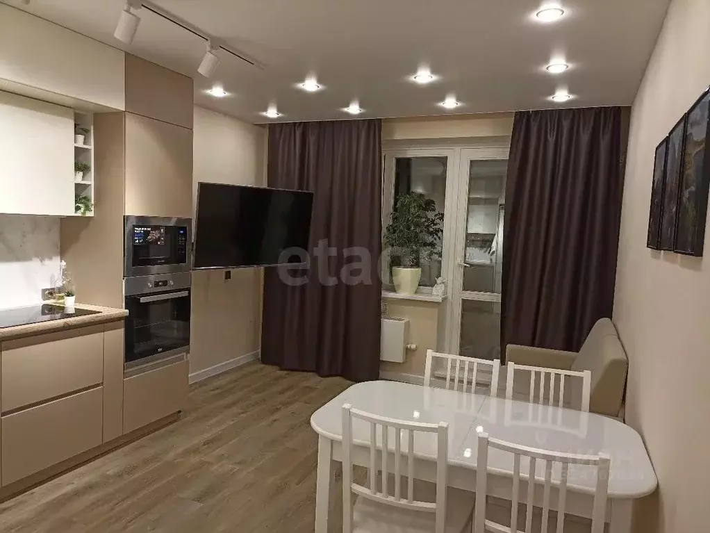 2-к кв. Тюменская область, Тюмень ул. Николая Никитина, 2к1 (67.0 м) - Фото 2