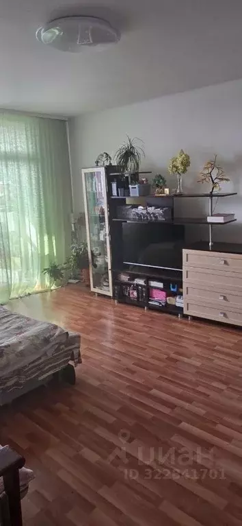 2-к кв. Свердловская область, Среднеуральск Лесная ул., 10 (64.7 м) - Фото 1