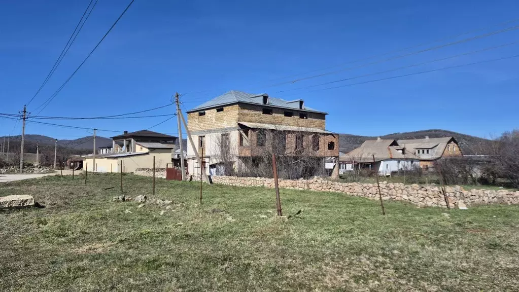 Дом в Севастополь с. Гончарное, ул. Дружная, 28 (277 м) - Фото 1