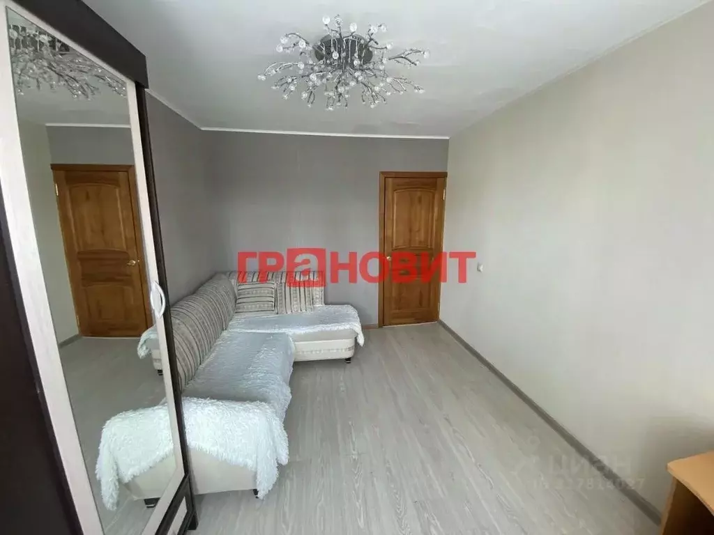 3-к кв. Новосибирская область, Новосибирск ул. Крылова, 45 (59.7 м) - Фото 0