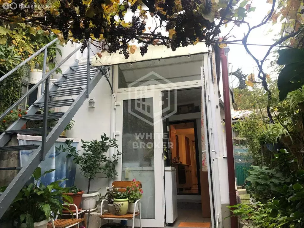 2-комнатная квартира: Ялта, Поликуровская улица, 5 (53.2 м) - Фото 0