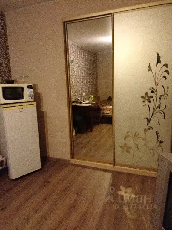 Комната Свердловская область, Екатеринбург ул. Ильича, 15 (18.1 м) - Фото 1