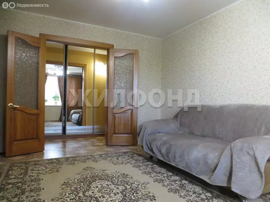 3-комнатная квартира: Новосибирск, улица Сибиряков-Гвардейцев, 44/6 ... - Фото 1