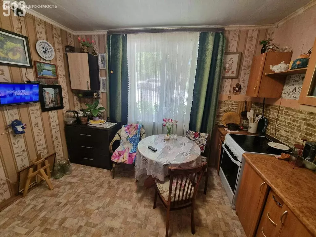 3-комнатная квартира: Феодосия, улица Володарского, 33 (69.6 м) - Фото 1