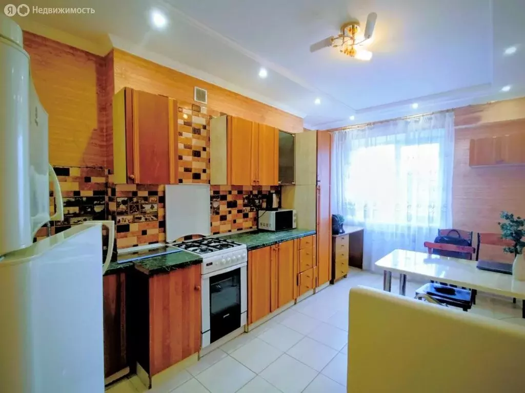 2-комнатная квартира: Ессентуки, улица Орджоникидзе, 81к3 (69.7 м) - Фото 1