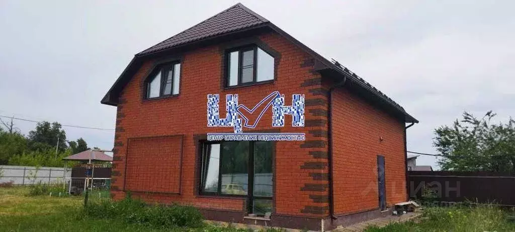 Дом в Курская область, Курский район, Лебяженский сельсовет, с. ... - Фото 0
