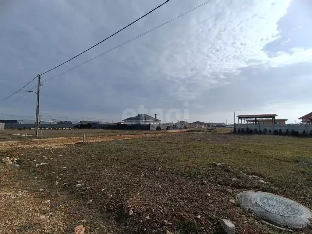 Участок в Крым, Сакский район, с. Уютное просп. Крымской весны (8.16 ... - Фото 1