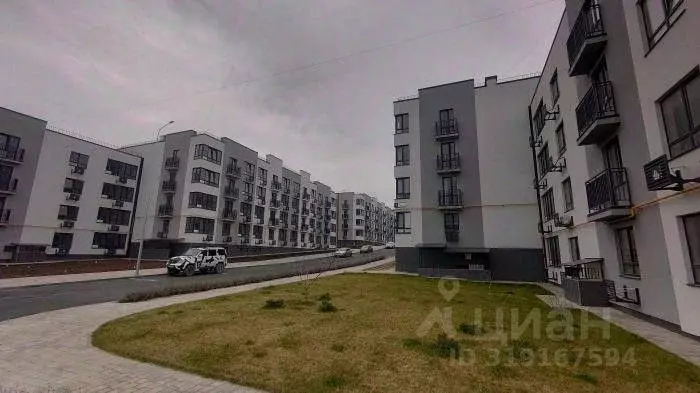 Гараж в Крым, Симферопольский район, с. Мирное ул. Славы, 50к1 (12 м) - Фото 1